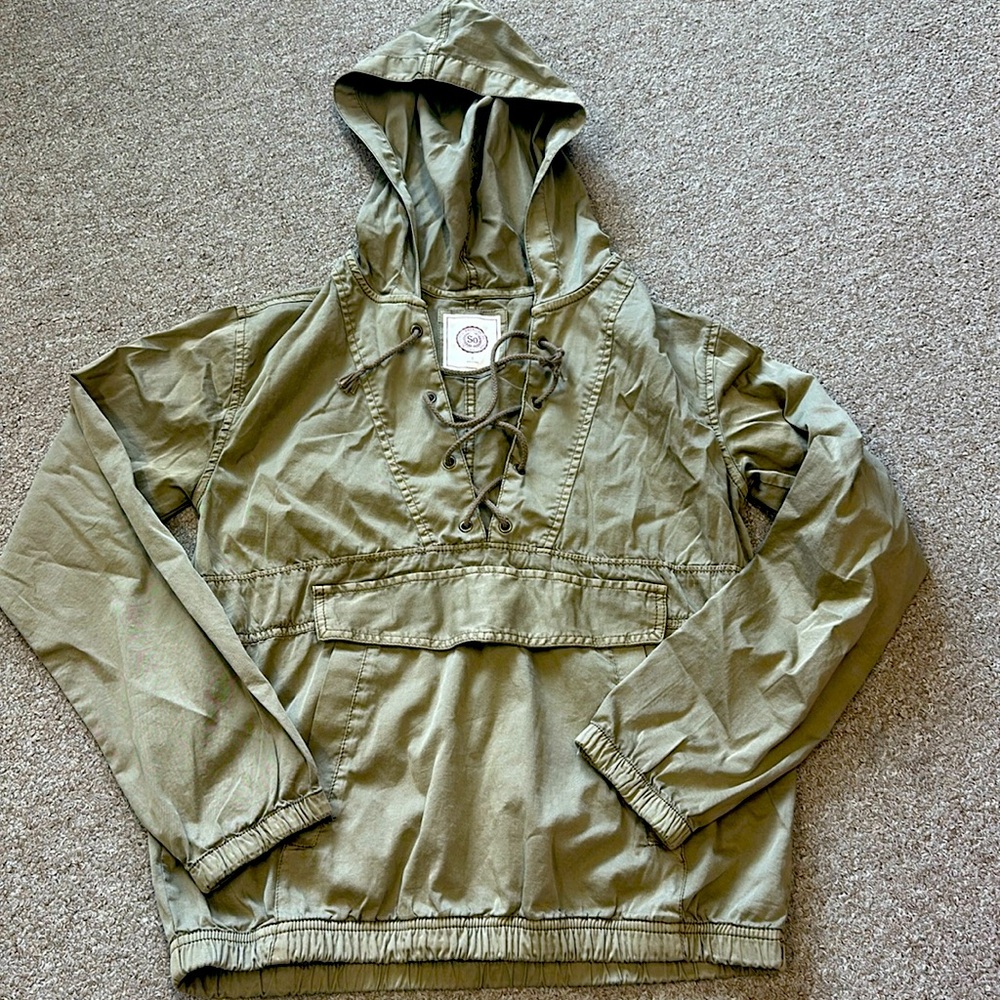 SO cotton qtr lace hoodie,cinched cuffs and waist. Great condition,vintage look.